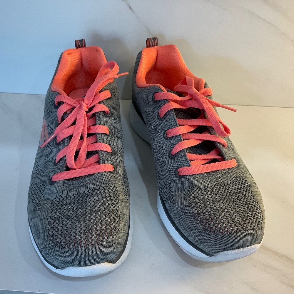 Sketchers sport with memory foam sneakers 9.5M gray and orange